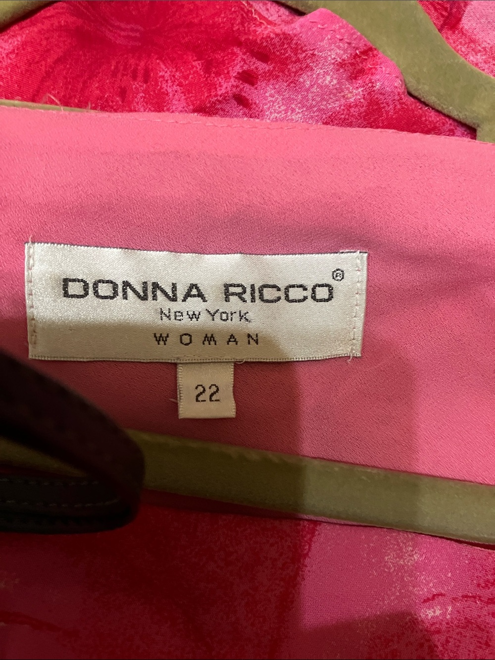 Donna Ricco Hot Pink Floral Sleeveless Layered blouse - Picture 2 of 10
